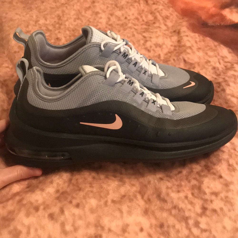 Nike Air Max Axis Women’s